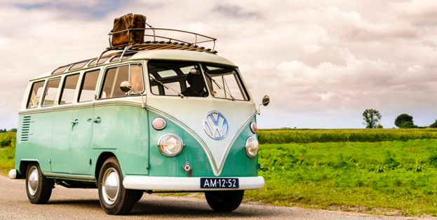 Meer dan een halve eeuw na de hoogdagen van de hippiebus roept de Volkswagen Campervan als geen ander het beeld op van vrijheid en zorgeloos genieten